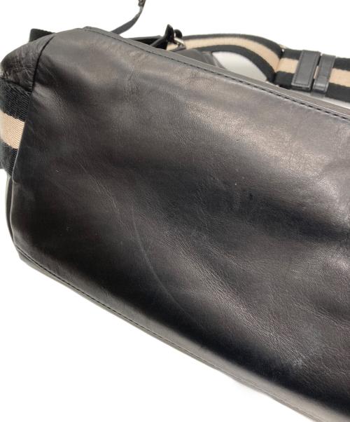BALLY（バリー）BALLY (バリー) シンプルレザーショルダーバッグ ブラックの古着・服飾アイテム