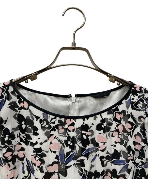 TO BE CHIC（トゥービーシック）TO BE CHIC (トゥービーシック) 花柄ワンピース ホワイト サイズ:40の古着・服飾アイテム