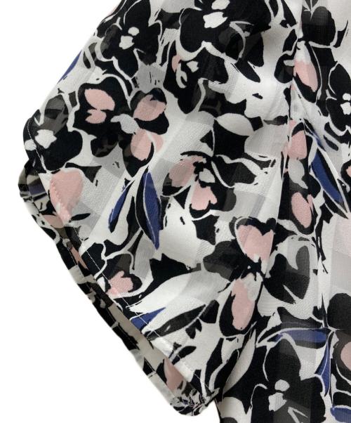 TO BE CHIC（トゥービーシック）TO BE CHIC (トゥービーシック) 花柄ワンピース ホワイト サイズ:40の古着・服飾アイテム