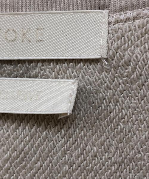 YOKE（ヨーク）YOKE (ヨーク) 吾亦紅 GARDEN 別注 GARMENT DYE YOKE SWEAT SHIRT アイボリー サイズ:2の古着・服飾アイテム