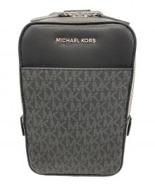 MICHAEL KORS（マイケル・コース）の古着「HUDSON スリングバッグ」｜グレー