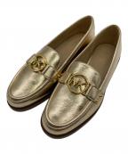 MICHAEL KORSマイケル・コース）の古着「CARMEN ローファー」｜ゴールド