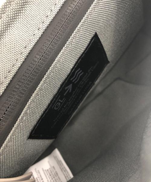 GASTON LUGA（ガストンルーガ）GASTON LUGA (ガストンルーガ) SPLASH CROSSBODY BAG グレーの古着・服飾アイテム