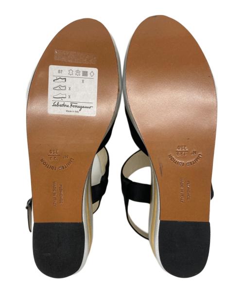 Salvatore Ferragamo（サルヴァトーレ フェラガモ）Salvatore Ferragamo (サルヴァトーレ フェラガモ) アンクルストラップサンダル ゴールド×シルバー サイズ:36の古着・服飾アイテム