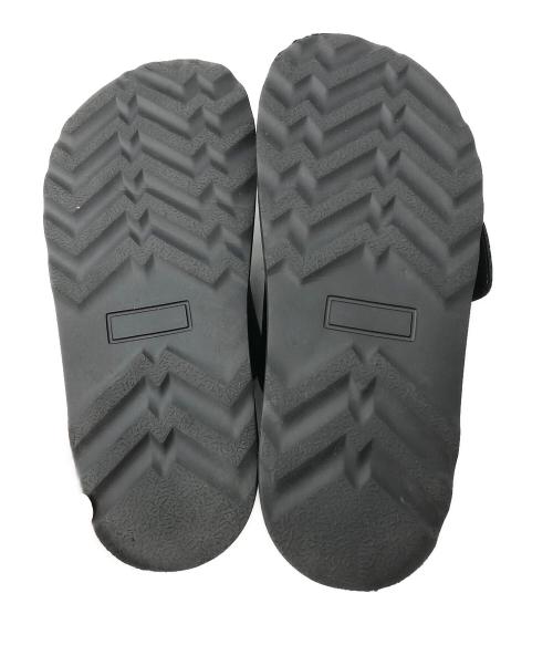 MOHI（モヒ）MOHI (モヒ) ビッグバックルサンダル ブラック×ゴールド サイズ:SIZE 69の古着・服飾アイテム