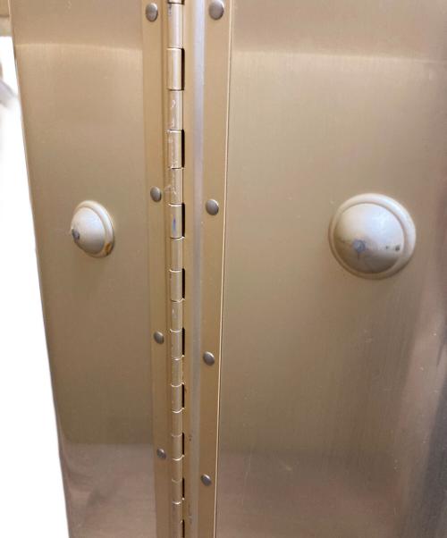 ZERO HALLIBURTON（ゼロ ハリバートン）ZERO HALLIBURTON (ゼロハリバートン) ゼローラ・スーター 2輪キャリー シャンパンゴールドの古着・服飾アイテム