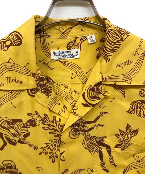 Sun Surf（サンサーフ）Sun Surf (サンサーフ) HAPA HAOLE HULA アロハシャツ イエロー サイズ:Ｓの古着・服飾アイテム