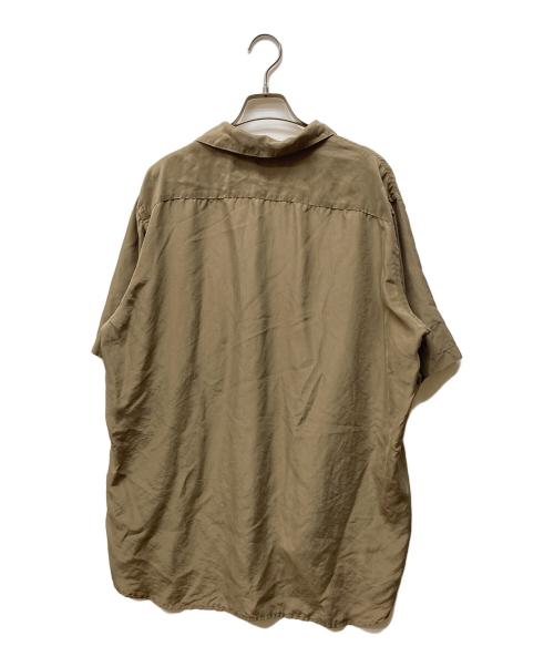 COMOLI（コモリ）COMOLI (コモリ) 17SS シルク スキッパー 半袖シャツ ブラウン サイズ:3の古着・服飾アイテム