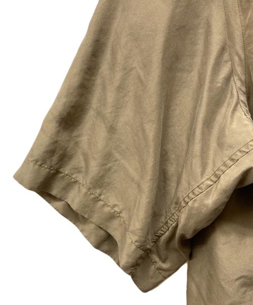 COMOLI（コモリ）COMOLI (コモリ) 17SS シルク スキッパー 半袖シャツ ブラウン サイズ:3の古着・服飾アイテム