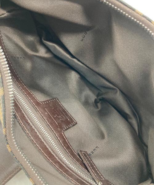 FENDI（フェンディ）FENDI (フェンディ) ズッカ柄ワンショルダーバッグクロワッサン ブラウンの古着・服飾アイテム