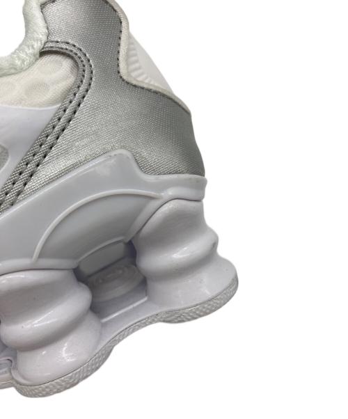 NIKE（ナイキ）NIKE (ナイキ) W SHOX TL WHITE ホワイト サイズ:SIZE 24cmの古着・服飾アイテム