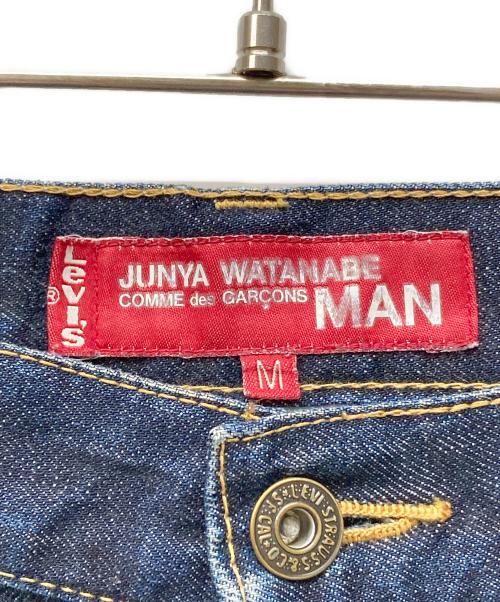 JUNYA WATANABE COMME des GARCONS（(ジュンヤワタナベ コムデギャルソン）JUNYA WATANABE COMME des GARCONS LEVI'S (リーバイス) DOVER STREET MARKET (ドーバー ストリート マーケット) 再構築デニムパンツ ブルー サイズ:Mの古着・服飾アイテム