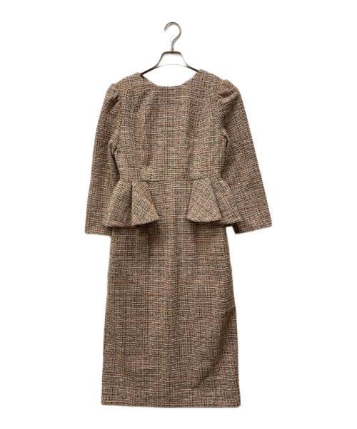 CELFORD（セルフォード）CELFORD (セルフォード) 【USAGI限定】ロングスリーブペプラムタイトワンピース ベージュ サイズ:SIZE 38の古着・服飾アイテム
