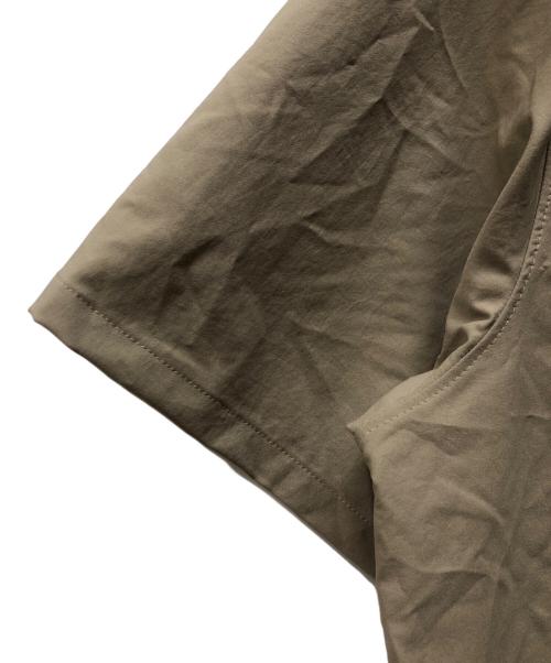 Patagonia（パタゴニア）Patagonia (パタゴニア) ショートスリーブ・セルフガイデッド・サン・シャツ ベージュ サイズ:M 未使用品の古着・服飾アイテム