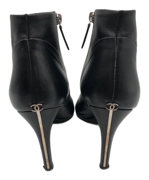 CHANEL（シャネル）CHANEL (シャネル) ヒールショートブーツ ブラック サイズ:SIZE 41の古着・服飾アイテム