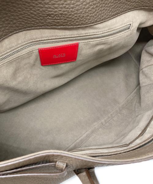 ACATE（アカーテ）ACATE (アカーテ) OSTRO2 フラップボストンバッグ ブラウンの古着・服飾アイテム