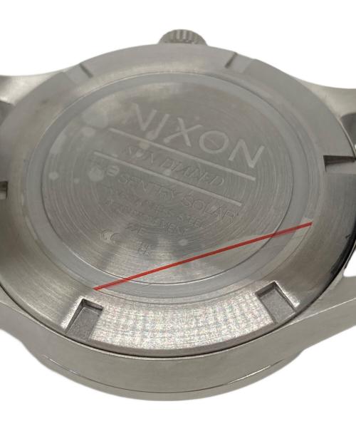 NIXON（ニクソン）NIXON (ニクソン) Sentry Solar シルバーの古着・服飾アイテム