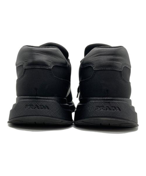 PRADA（プラダ）PRADA (プラダ) リ ナイロン レザー 切り替え ローカットスニーカー ブラック サイズ:8の古着・服飾アイテム