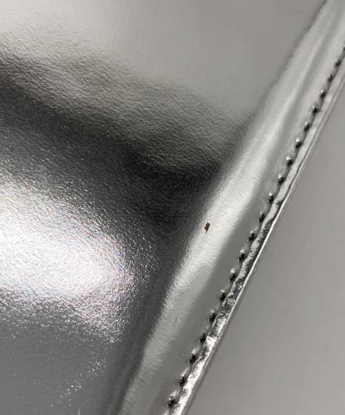 Ferragamo（フェラガモ）Ferragamo (フェラガモ) 24SS メタリック トップハンドルバッグ シルバーの古着・服飾アイテム