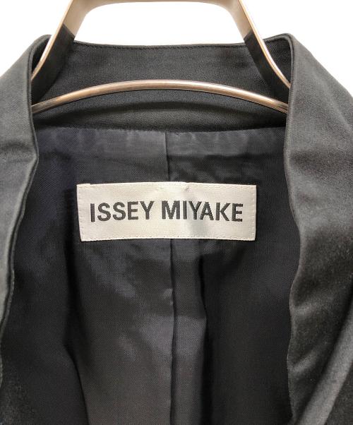 ISSEY MIYAKE（イッセイミヤケ）ISSEY MIYAKE (イッセイミヤケ) チャイナボタン パイピングジャケット ブラック サイズ:SIZE 2の古着・服飾アイテム