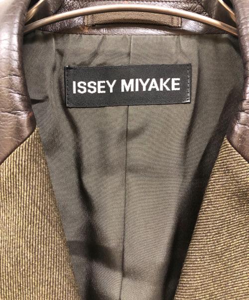 ISSEY MIYAKE MEN（イッセイミヤケメン）ISSEY MIYAKE MEN (イッセイミヤケメン) レザーコンビラペル 3Bジャケット カーキ サイズ:SIZE 2の古着・服飾アイテム
