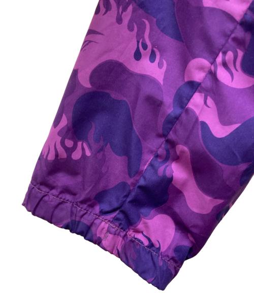 A BATHING APE（ア ベイシング エイプ）A BATHING APE (ア ベイシング エイプ) ファイヤーカモナイロンパーカー パープル サイズ:Sの古着・服飾アイテム