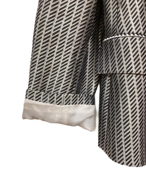 GIORGIO ARMANI（ジョルジョアルマーニ）GIORGIO ARMANI (ジョルジョアルマーニ) ピークドラペル 1Bジャケット シルバー サイズ:48の古着・服飾アイテム