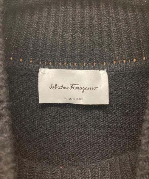 Salvatore Ferragamo（サルヴァトーレ フェラガモ）Salvatore Ferragamo (サルヴァトーレ フェラガモ) ガンチーニ装飾ウールカシミヤニット レッド サイズ:Lの古着・服飾アイテム