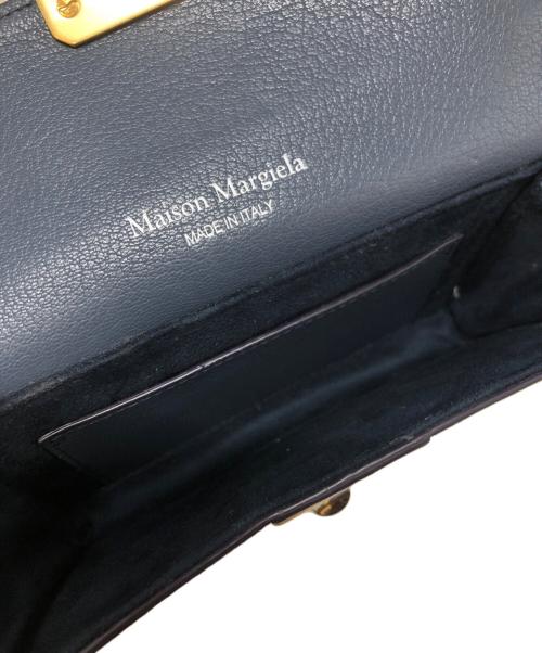 Maison Margiela（メゾンマルジェラ）Maison Margiela (メゾンマルジェラ) ニューロック ホリゾンタル レザーショルダーバッグ ネイビー×ホワイトの古着・服飾アイテム