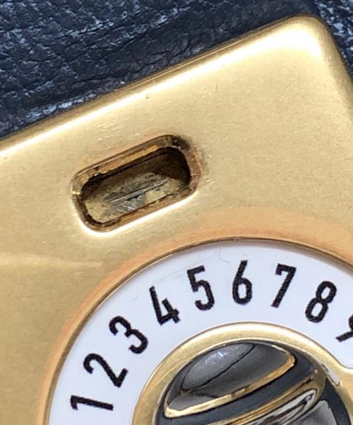 Maison Margiela（メゾンマルジェラ）Maison Margiela (メゾンマルジェラ) ニューロック ホリゾンタル レザーショルダーバッグ ネイビー×ホワイトの古着・服飾アイテム