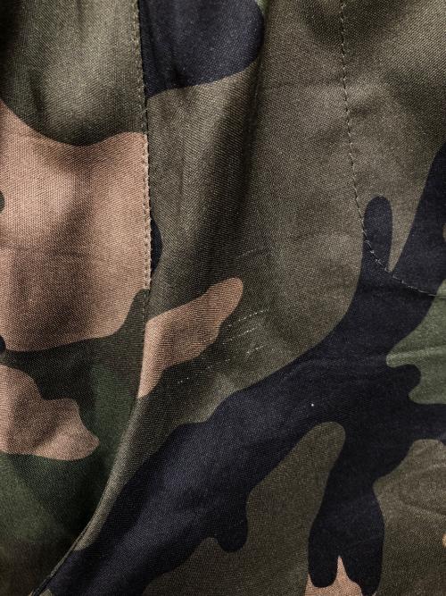 VALENTINO（ヴァレンティノ）VALENTINO (ヴァレンティノ) カモフラ柄 センターシームパンツ カーキ サイズ:50の古着・服飾アイテム