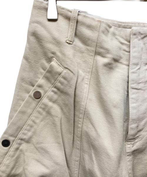 jacquemus（ジャックムス）jacquemus (ジャックムス) 23AW CROISSANT CARGO PANTS ベージュ サイズ:46の古着・服飾アイテム