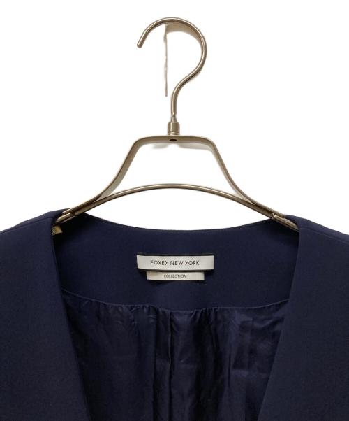 FOXEY NEWYORK（フォクシーニューヨーク）FOXEY NEWYORK (フォクシーニューヨーク) ストレッチノーカラーコート ネイビー サイズ:SIZE 42の古着・服飾アイテム