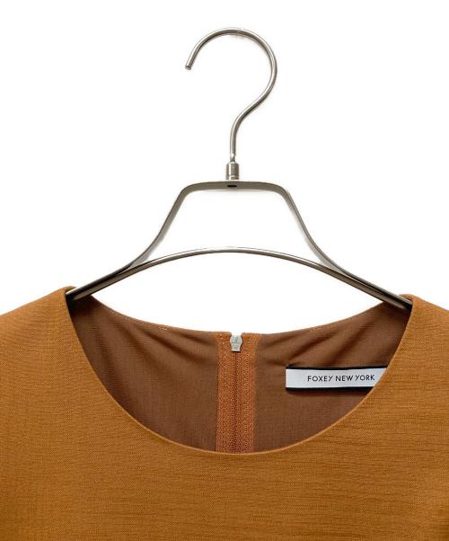 FOXEY NEWYORK（フォクシーニューヨーク）FOXEY NEWYORK (フォクシーニューヨーク) ノースリーブワンピース オレンジ サイズ:SIZE 42の古着・服飾アイテム