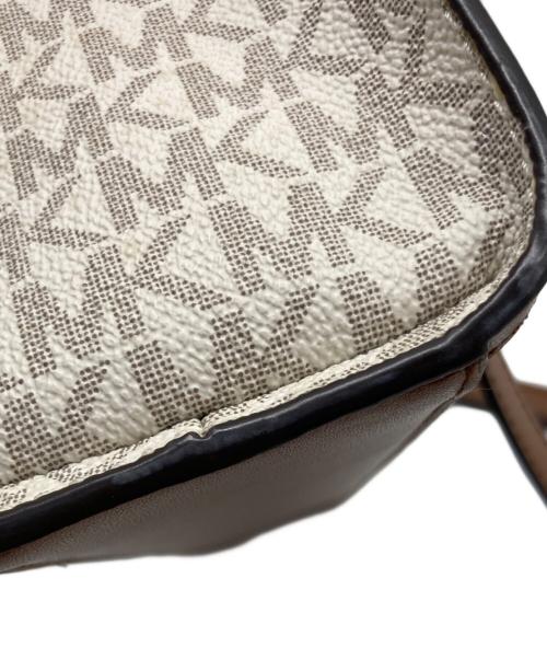 MICHAEL KORS（マイケル・コース）MICHAEL KORS (マイケル・コース) GABBY スモール サッチェル アイボリー×ブラウンの古着・服飾アイテム