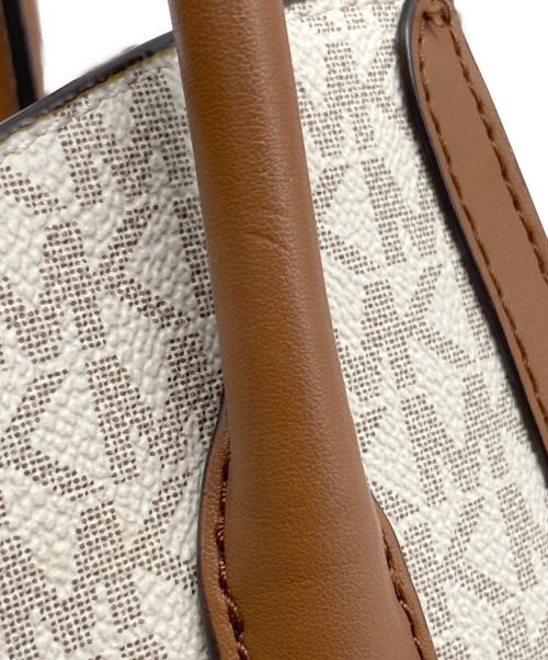 MICHAEL KORS（マイケル・コース）MICHAEL KORS (マイケル・コース) GABBY スモール サッチェル アイボリー×ブラウンの古着・服飾アイテム