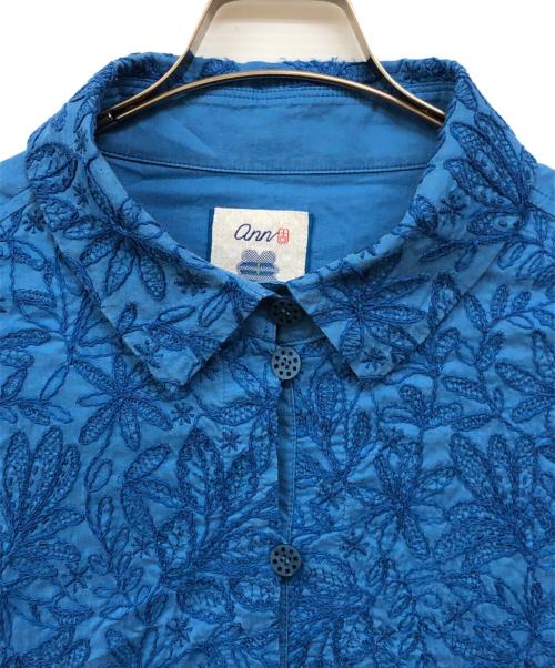 ann吉（アンキチ）ann吉 (アンキチ) 花刺繍シャツ ブルー サイズ:38の古着・服飾アイテム