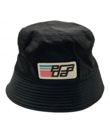 PRADA（プラダ）の古着「レーシングロゴバケットハット」｜ブラック