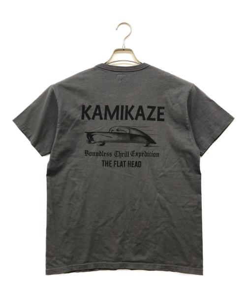 FLAT HEAD（フラット ヘッド）FLAT HEAD (フラット ヘッド) KAMIKAZE プリントTシャツ グレー サイズ:42の古着・服飾アイテム