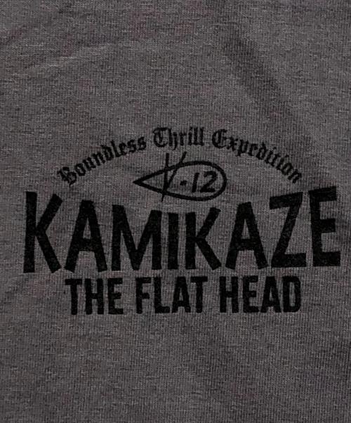FLAT HEAD（フラット ヘッド）FLAT HEAD (フラット ヘッド) KAMIKAZE プリントTシャツ グレー サイズ:42の古着・服飾アイテム