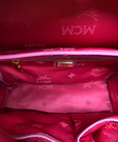 MCM（エムシーエム）MCM (エムシーエム) ヴィセトス スタッズ バックパック ピンクの古着・服飾アイテム