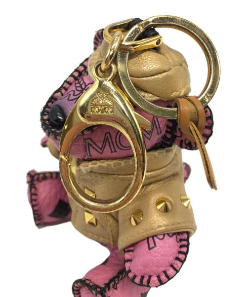 MCM（エムシーエム）MCM (エムシーエム) ヴィセトス ピンク ベア キーホルダーチャーム ピンクの古着・服飾アイテム