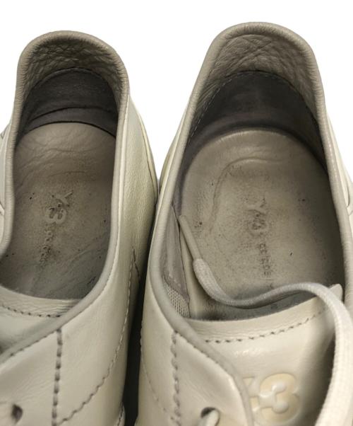 Y-3（ワイスリー）Y-3 (ワイスリー) Y-3 SST ホワイト サイズ:26.5の古着・服飾アイテム