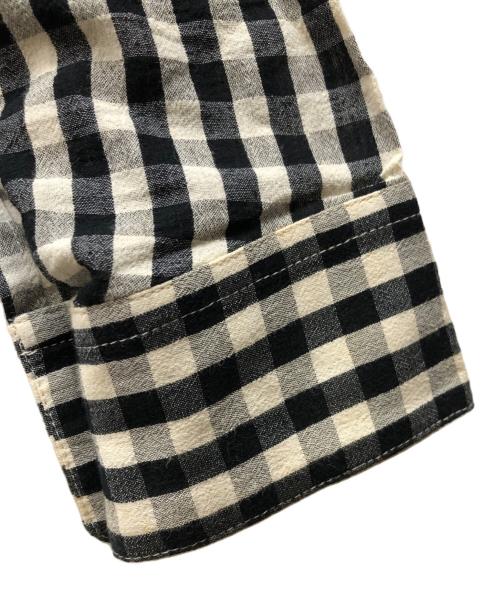 ISSEY MIYAKE（イッセイミヤケ）ISSEY MIYAKE (イッセイミヤケ) アーカイブバンドカラーシャツ アイボリー×ブラック サイズ:Mの古着・服飾アイテム