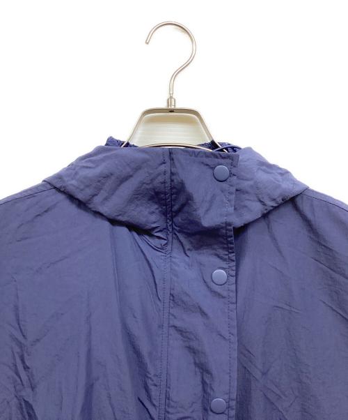 EMPORIO ARMANI（エンポリオ アルマーニ）EMPORIO ARMANI (エンポリオ アルマーニ) ロゴプリントポンチョ ネイビー サイズ:38の古着・服飾アイテム