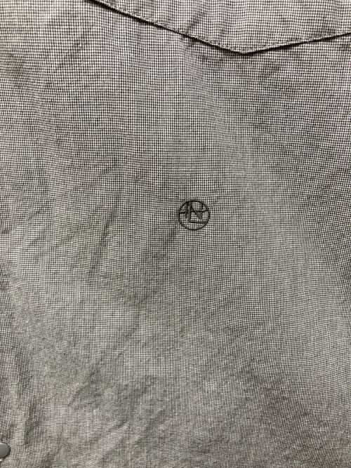 nanamica（ナナミカ）nanamica (ナナミカ) レギュラーカラーウインドシャツ グレー サイズ:XLの古着・服飾アイテム