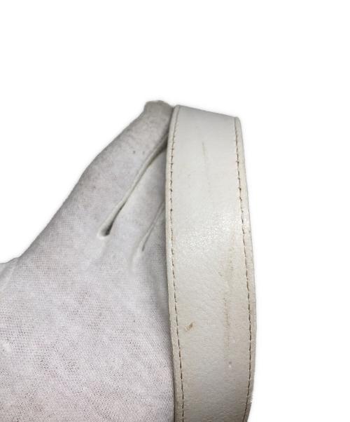 DOLCE & GABBANA（ドルチェ＆ガッバーナ）DOLCE & GABBANA (ドルチェ＆ガッバーナ) バックル付きミニハンドバッグ ホワイトの古着・服飾アイテム