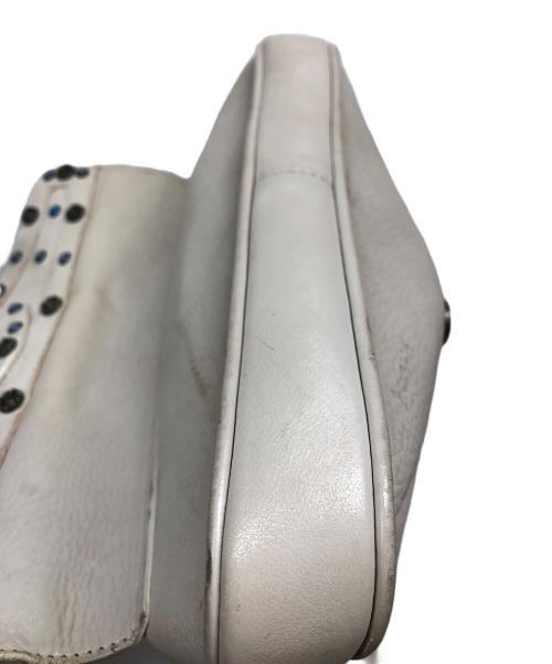 DOLCE & GABBANA（ドルチェ＆ガッバーナ）DOLCE & GABBANA (ドルチェ＆ガッバーナ) バックル付きミニハンドバッグ ホワイトの古着・服飾アイテム