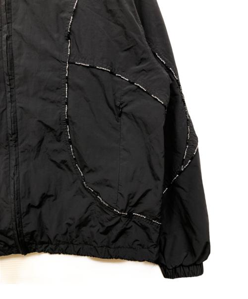 SUPREME（シュプリーム）Supreme (シュプリーム) 23FW LOGO PIPING HOODED JACKET ブラック サイズ:Sの古着・服飾アイテム
