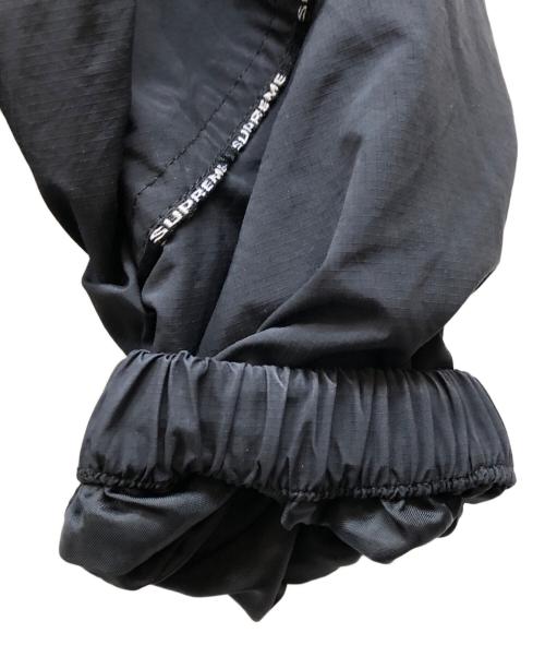 SUPREME（シュプリーム）Supreme (シュプリーム) 23FW LOGO PIPING HOODED JACKET ブラック サイズ:Sの古着・服飾アイテム
